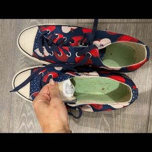 Converse size 10